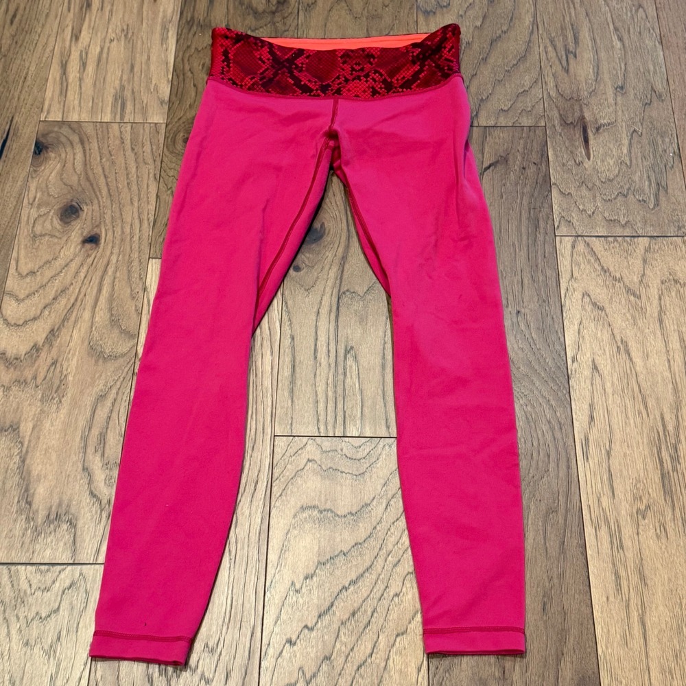 Lululemon Wunder Under Crop Pink Red Snakeskin Waistband Yoga Leggings Size‎ 6